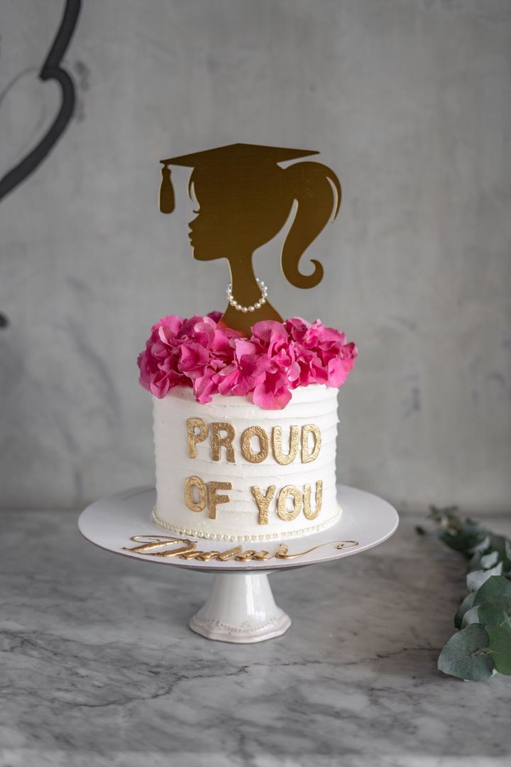 Graduation pink cake