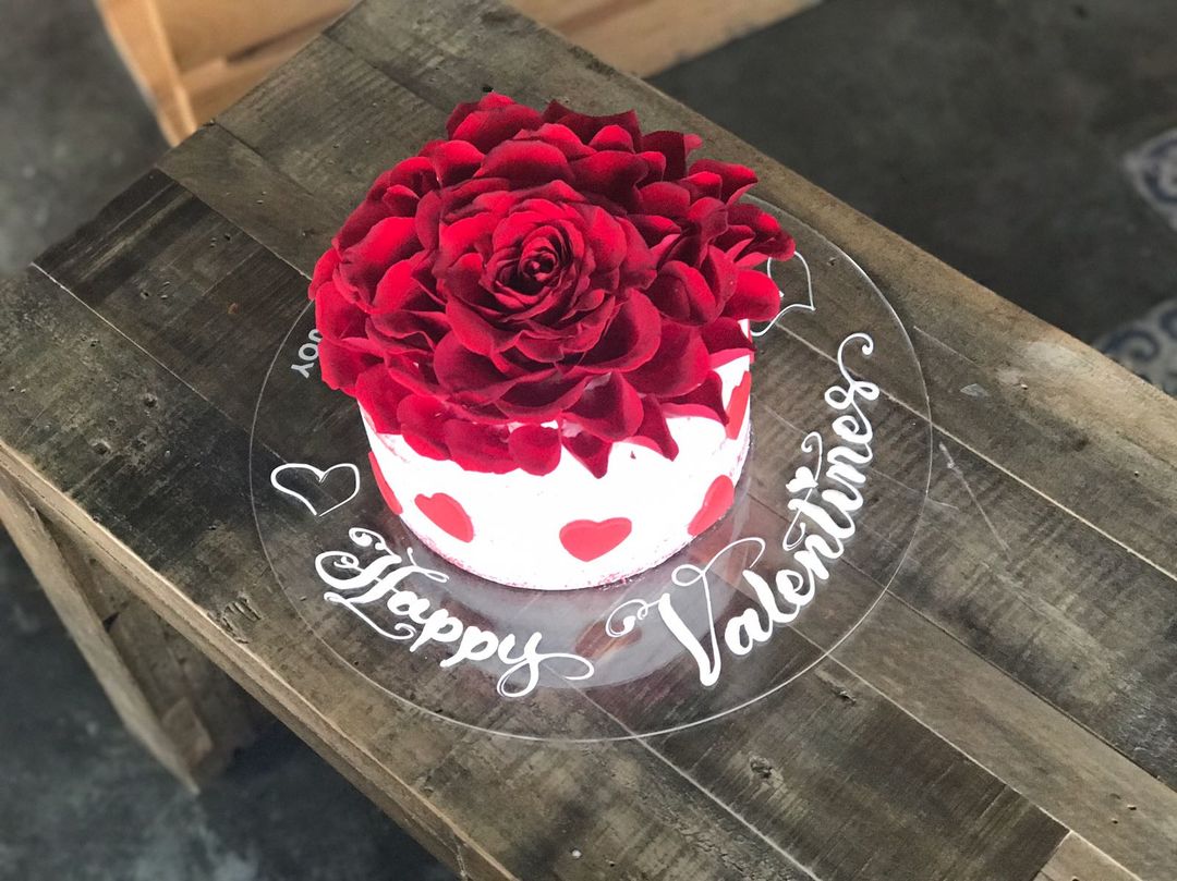 Valentine Cake with flower