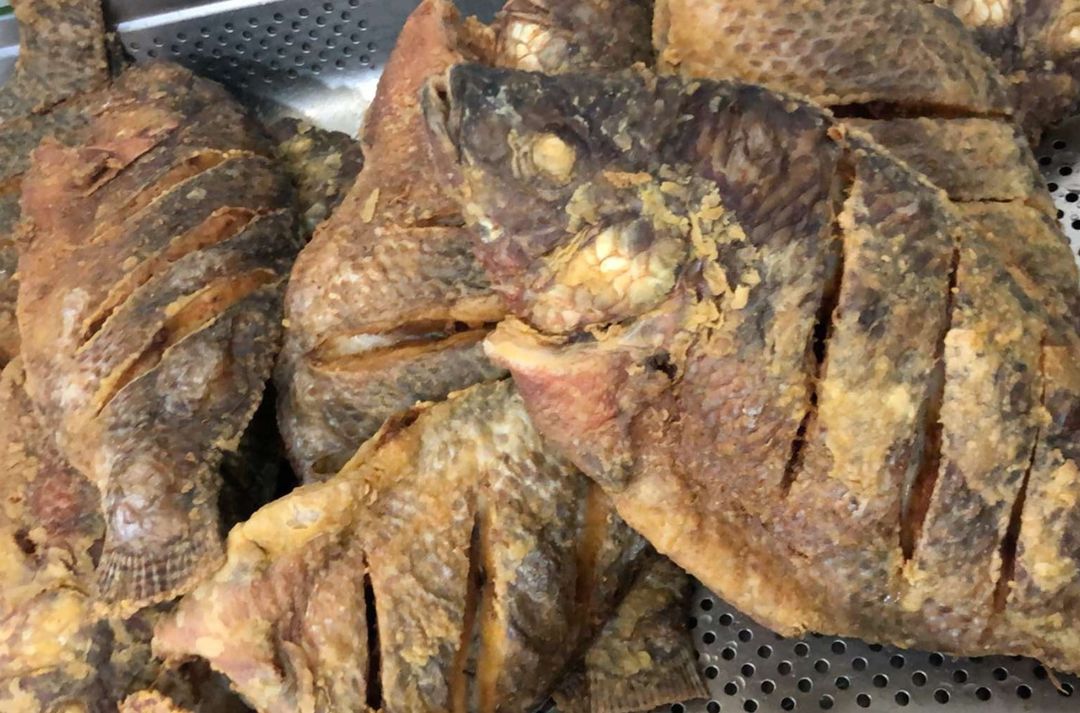 مرق شعوم مع عيش أبيض
