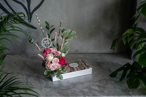 JUNE TRAY
