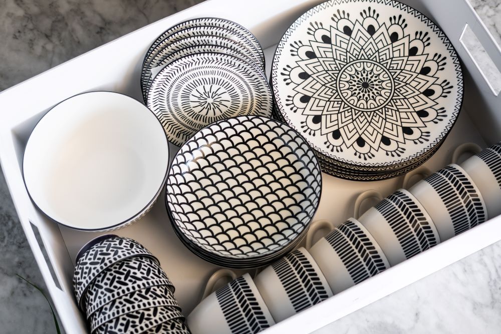 DINING SET - BLACK WHITE