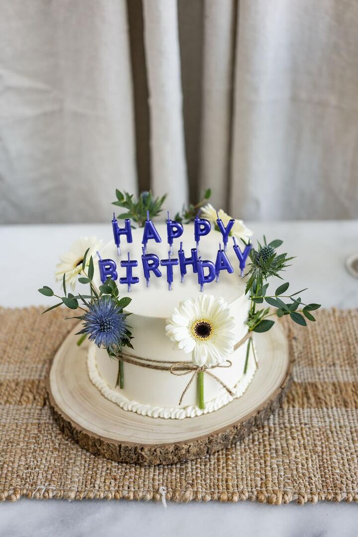 Toppers Wreath Cake
