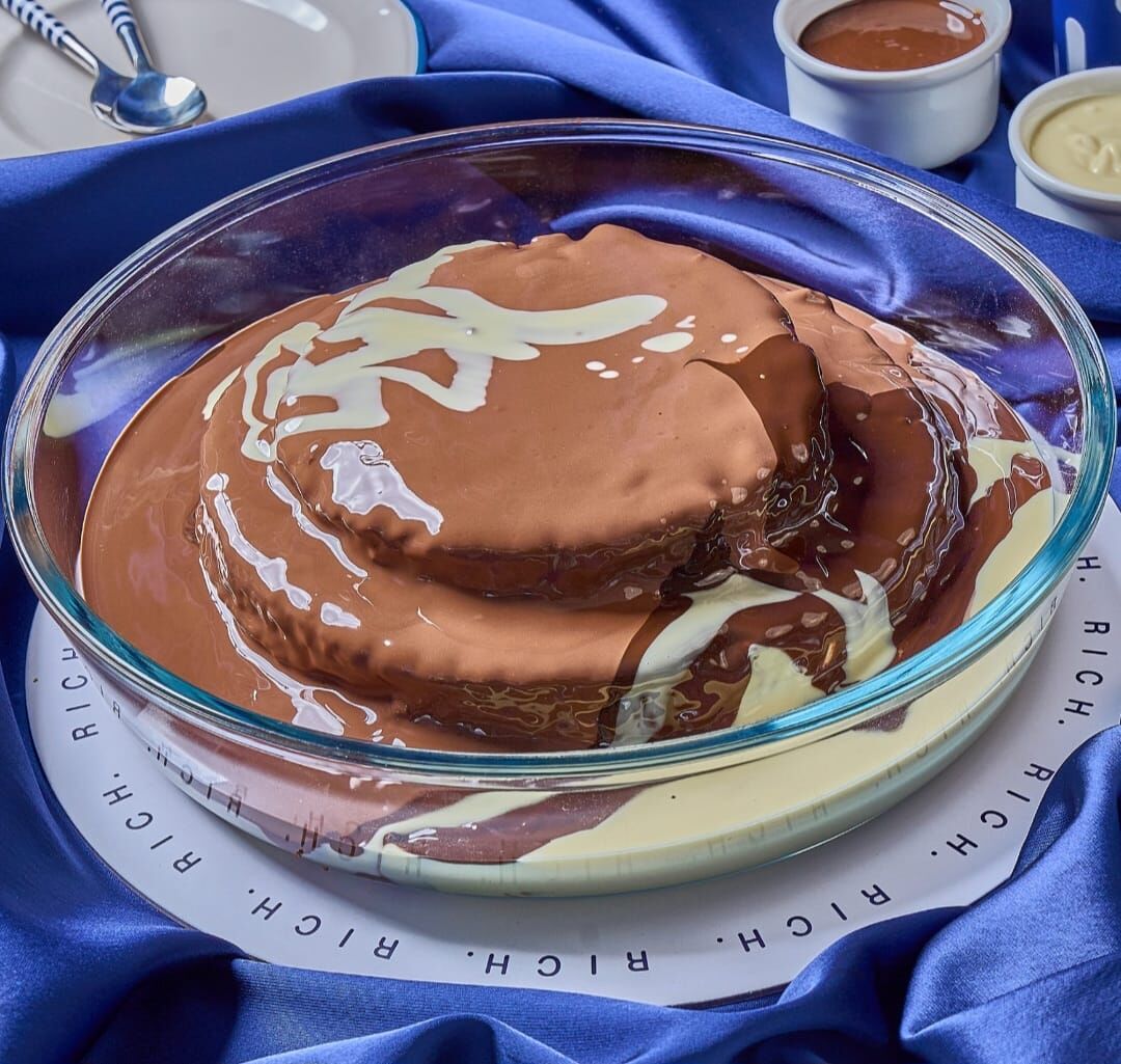 triple chocolate warm cake