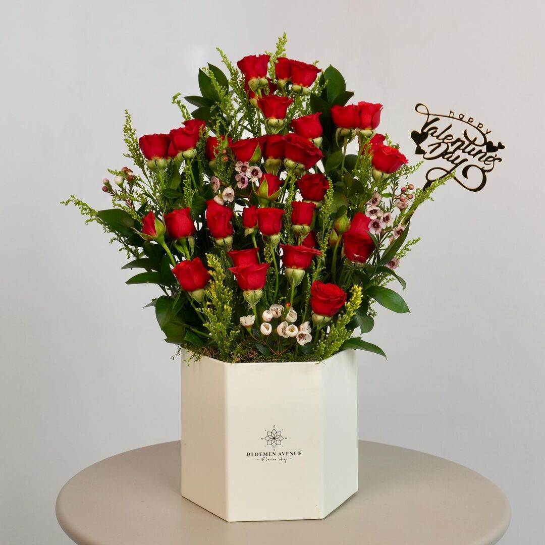 Red Baby Roses box