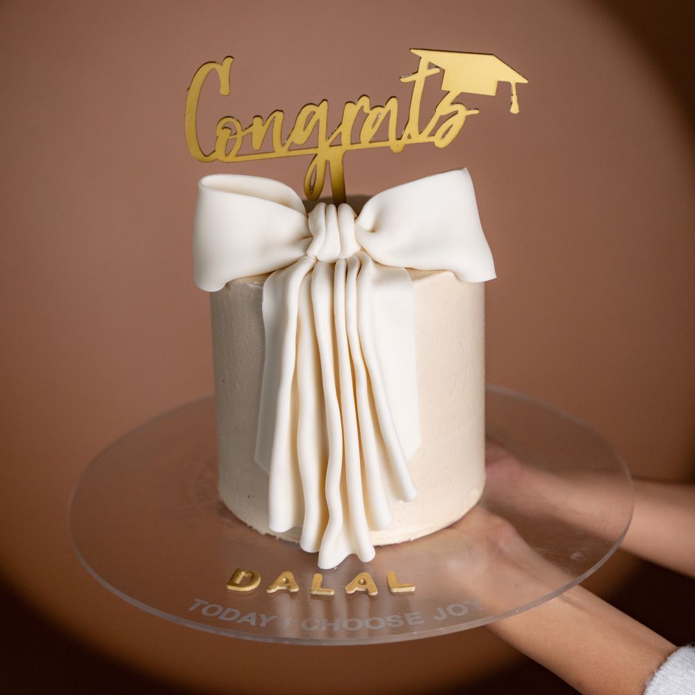 Grad Milky Bow Cake