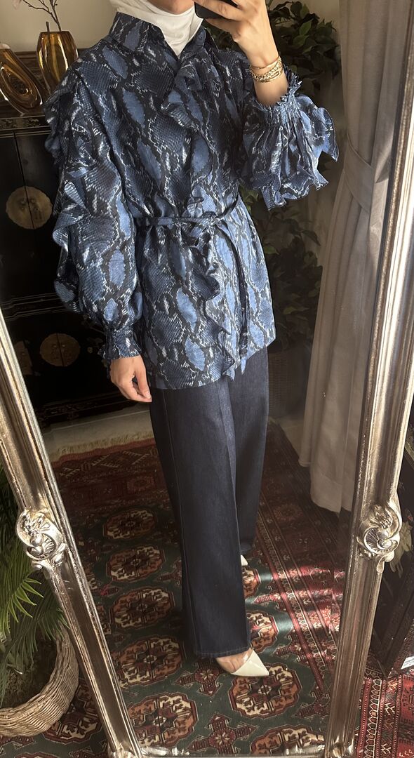 Ruffle blue