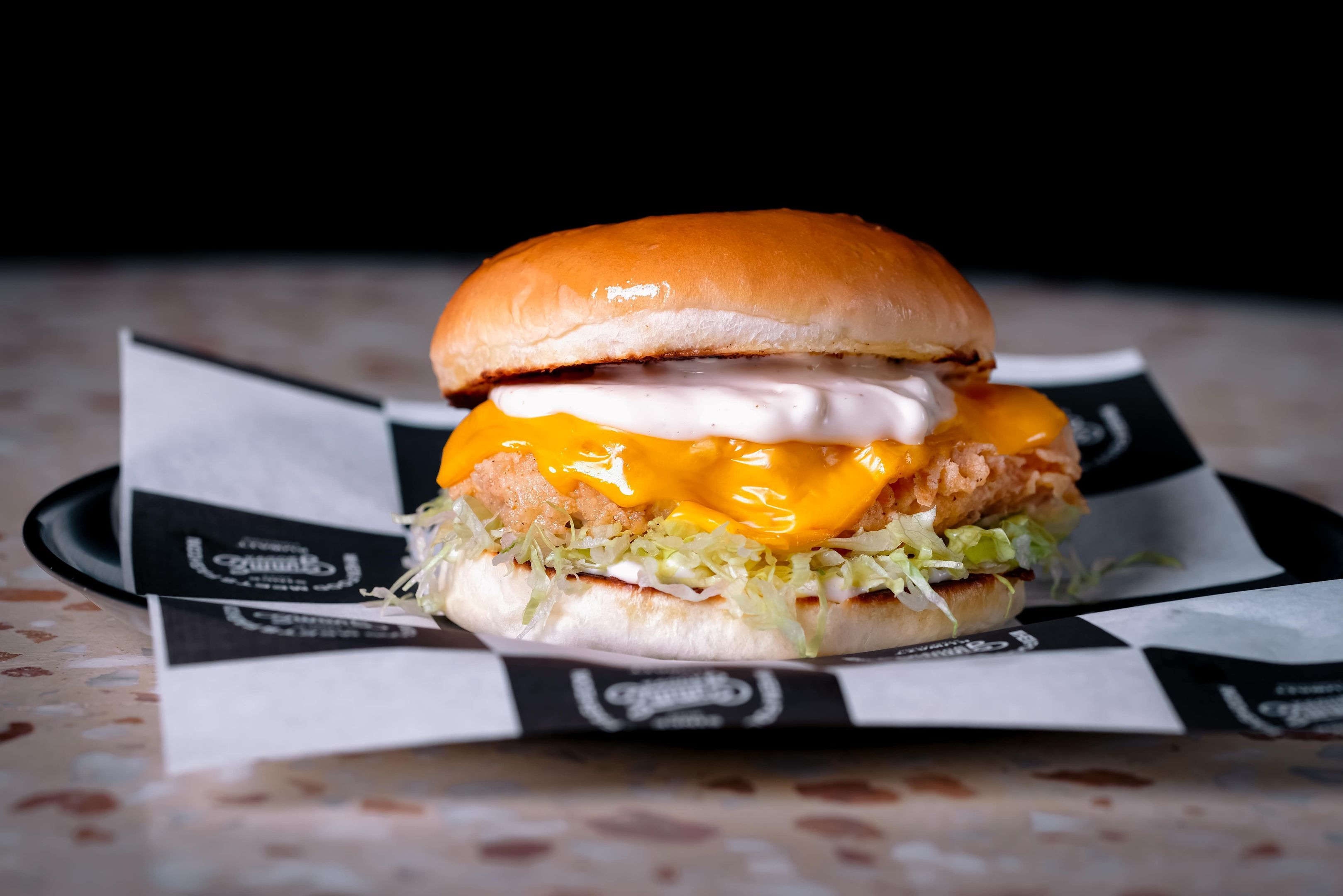 Super Classic Chicken Burger سوبر كلاسيك تشكن بيرجر