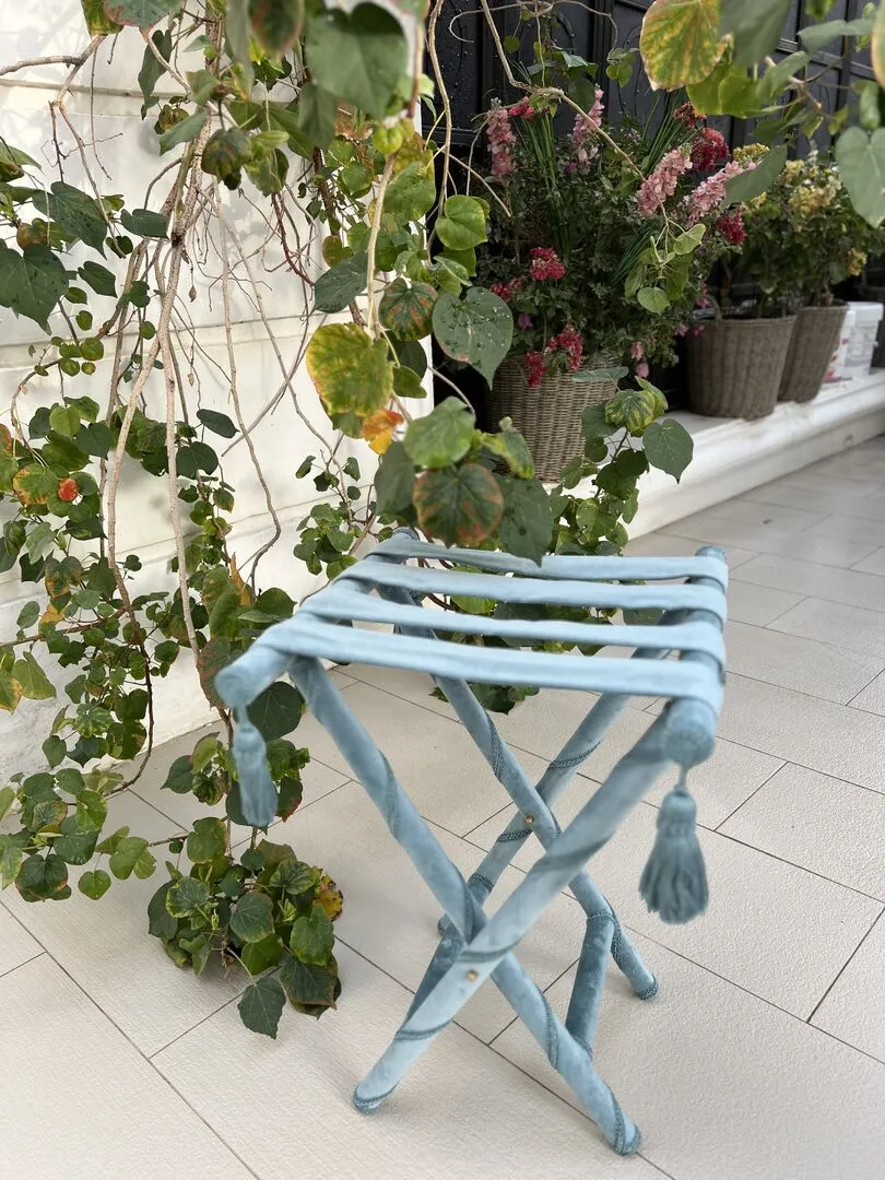 Pliant Table (Teal)