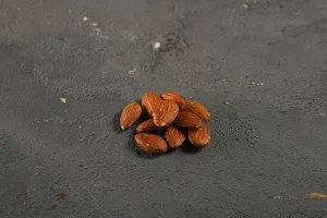 لوز محمص