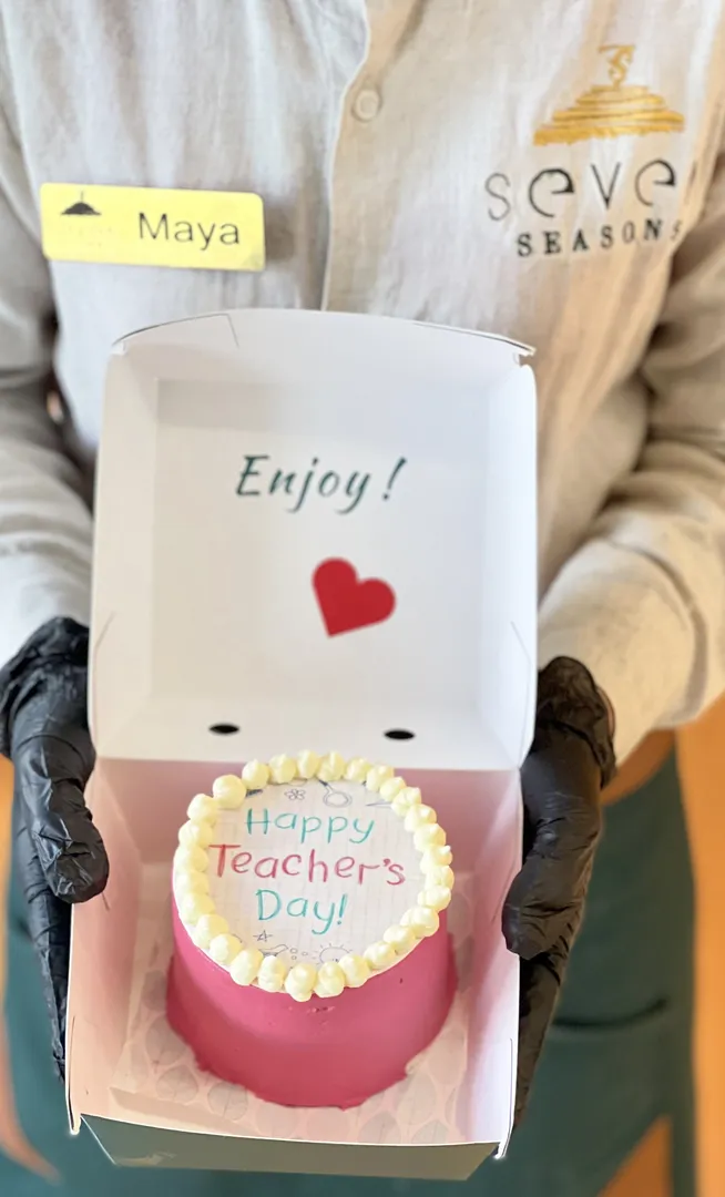 Teacher Day Mini Cake 3
