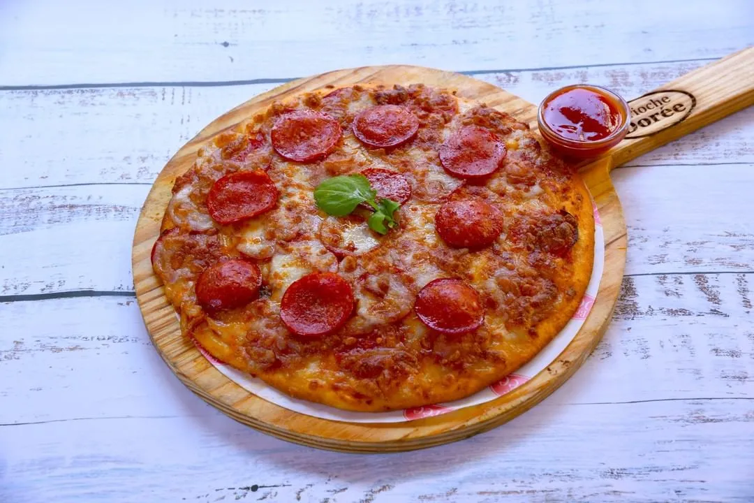 Hot dog pizza