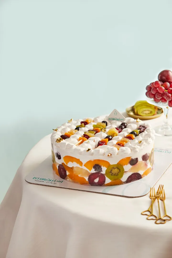 Large mixed fruit cake