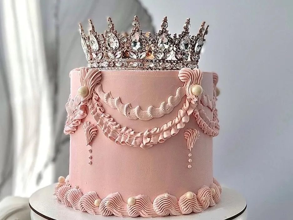 Crown Cake 1