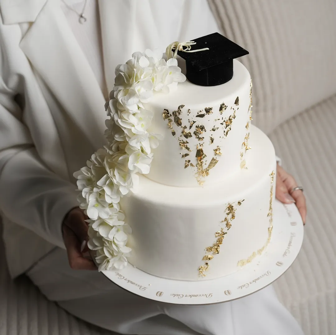 Double white flower graduation 8inch mix chocolate vanilla
