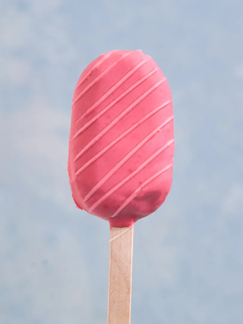 Strawberry Brownies Pop