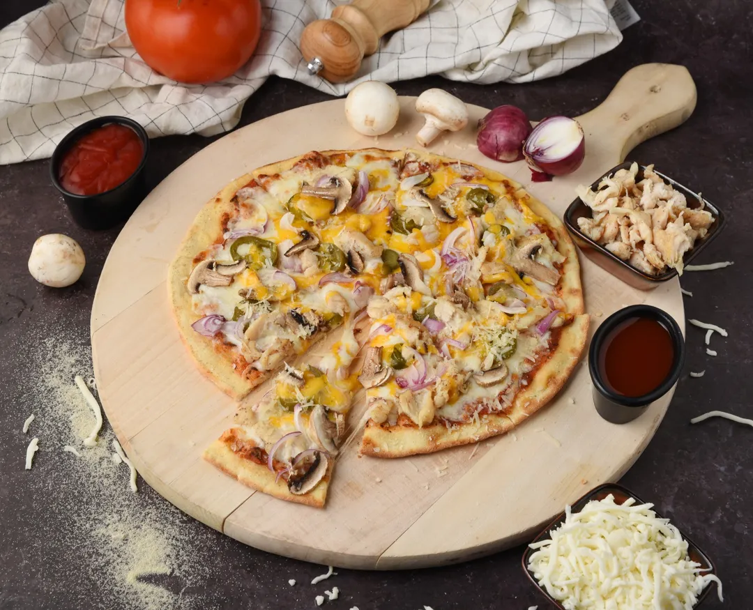 Hot Chicken Supreme Pizza