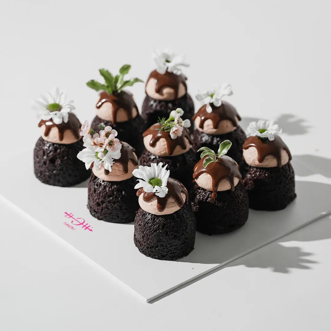 Chocolate Cream Cup Cake