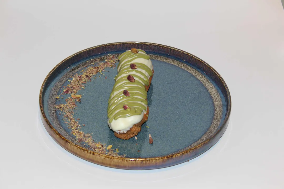 Pistachio Eclair