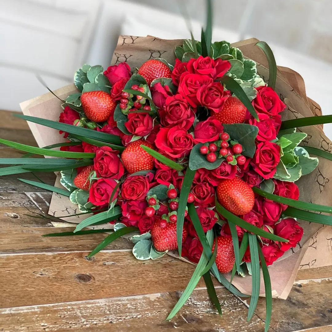 JOY'S STRAWBERRY BOUQUET