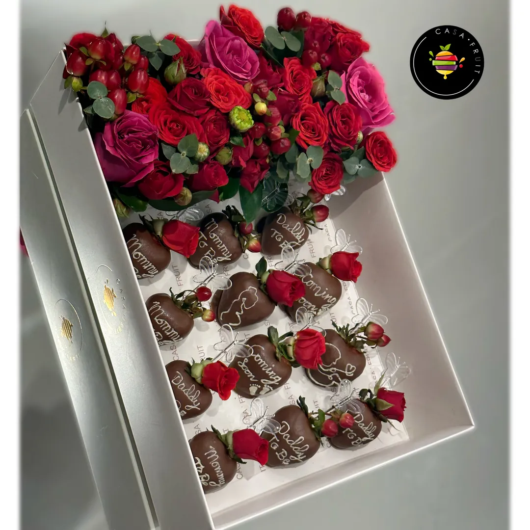 Chocolate strawberries with flowers box
