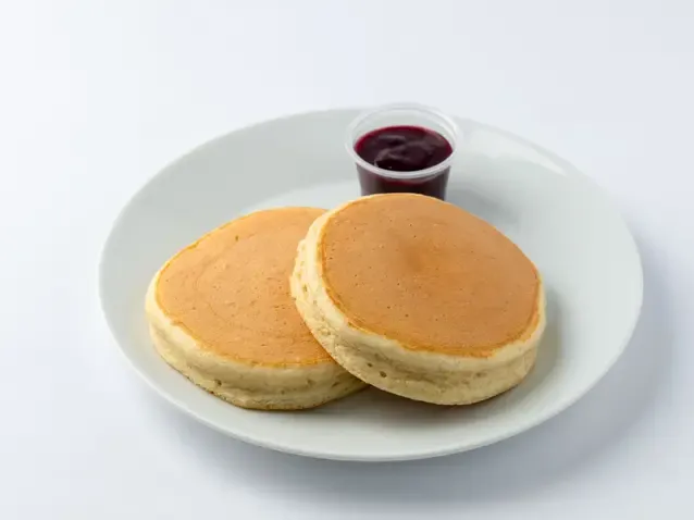 Whey protein pancake & berry compote