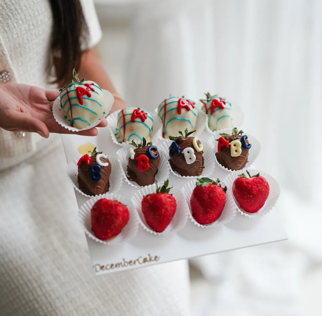 Mix strawberries chocolate bord 12 pic back to school