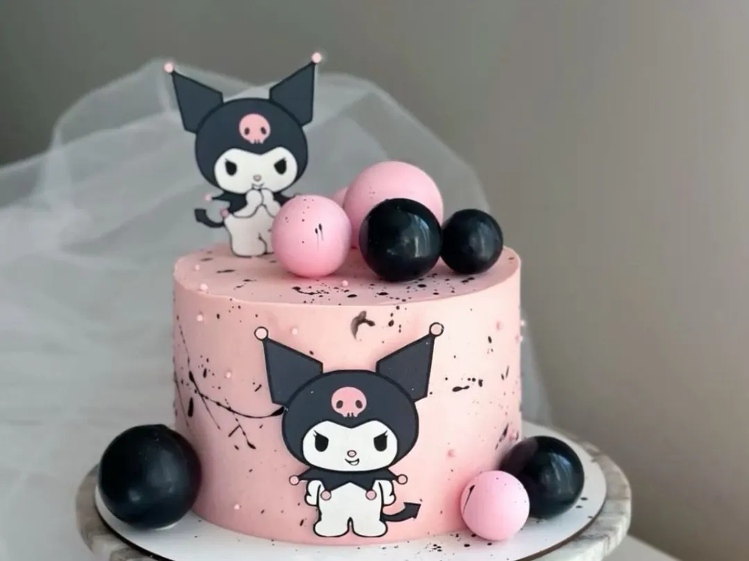 Kuromi Cake 1