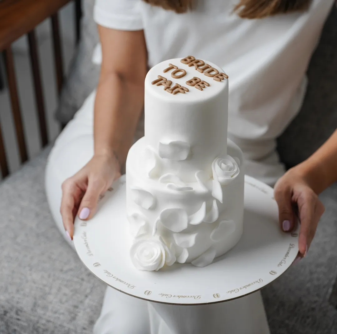 Double white bridal to be 6 inch mix chocolate vanilla