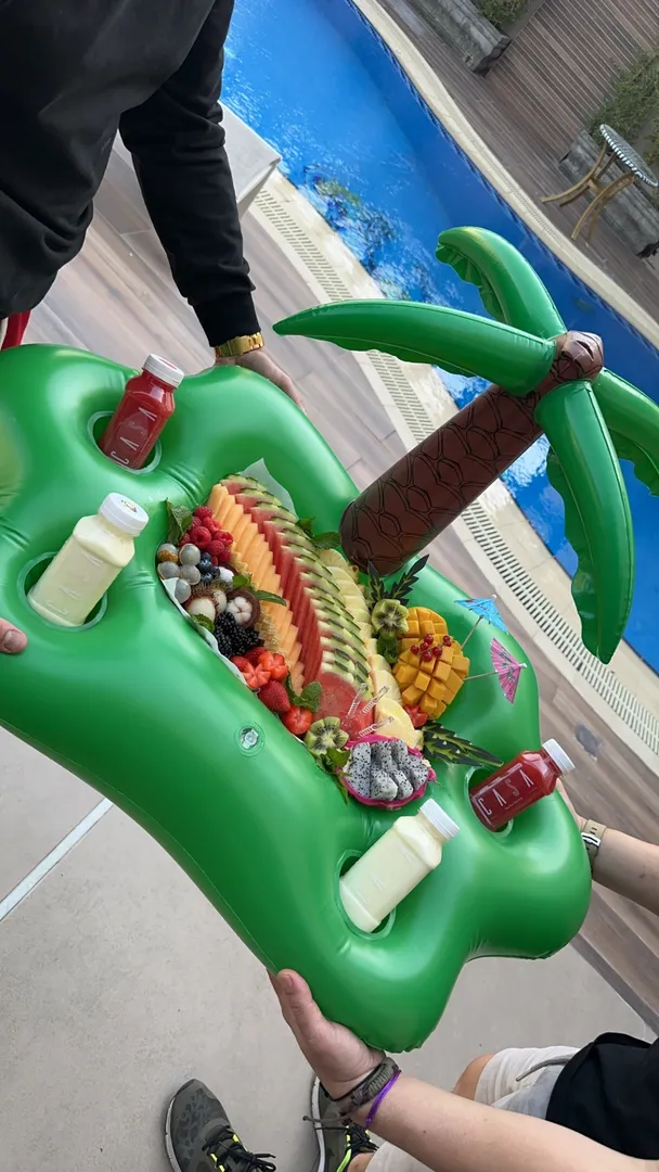 Larg floating tray