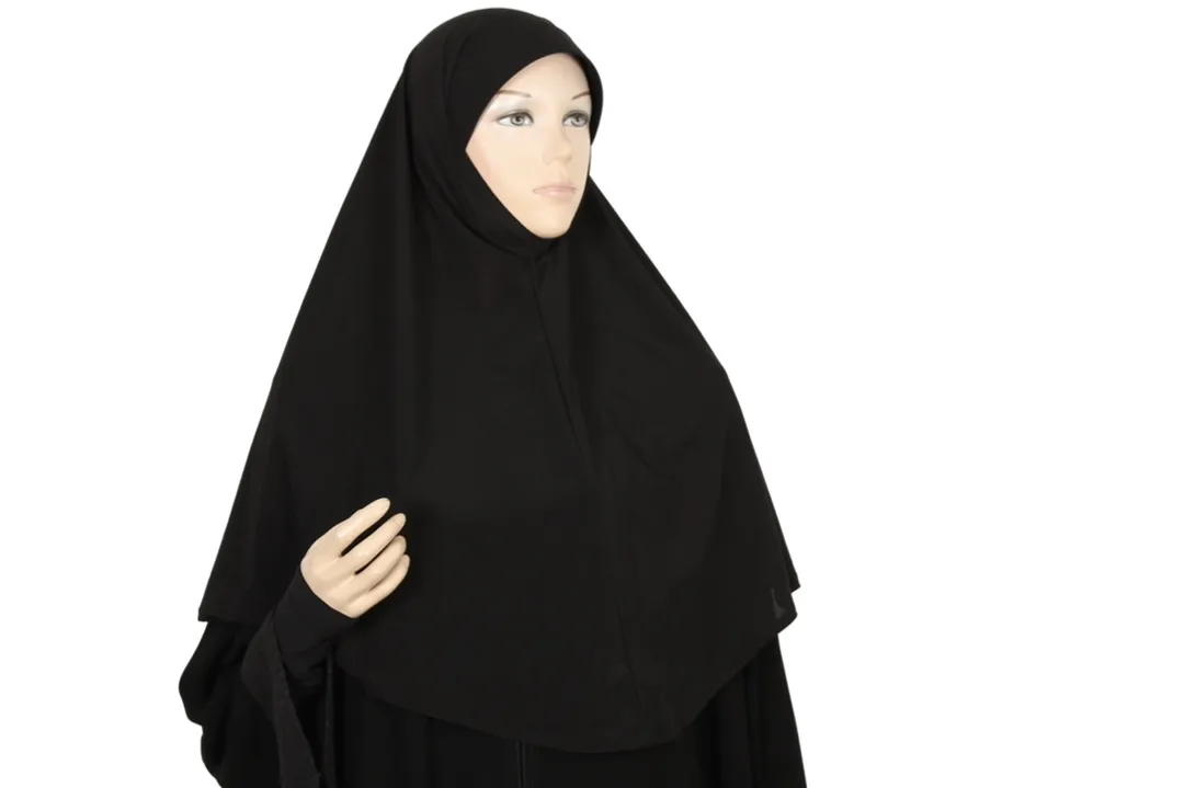 حجاب نايلون الخفيف بالمقوي بخيط
