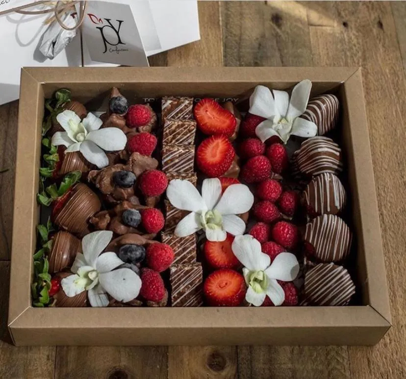 OUR SIGNATURE ARRANGEMENT