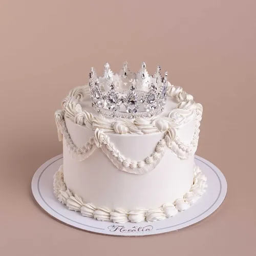 Crown classic white cake