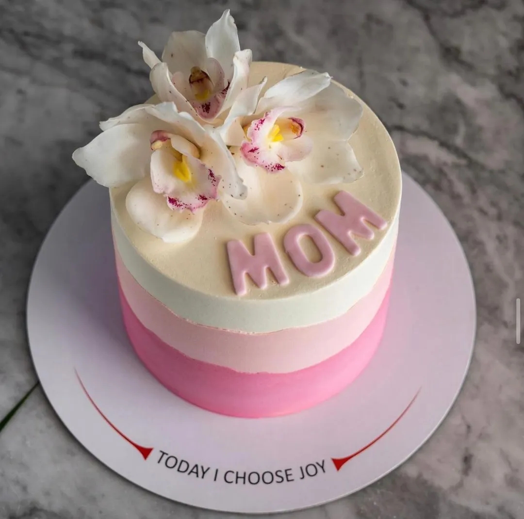 3 Colors Mom Cake