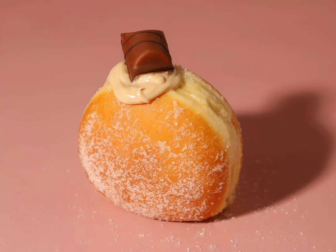 Kinder Bueno Nude Bomb