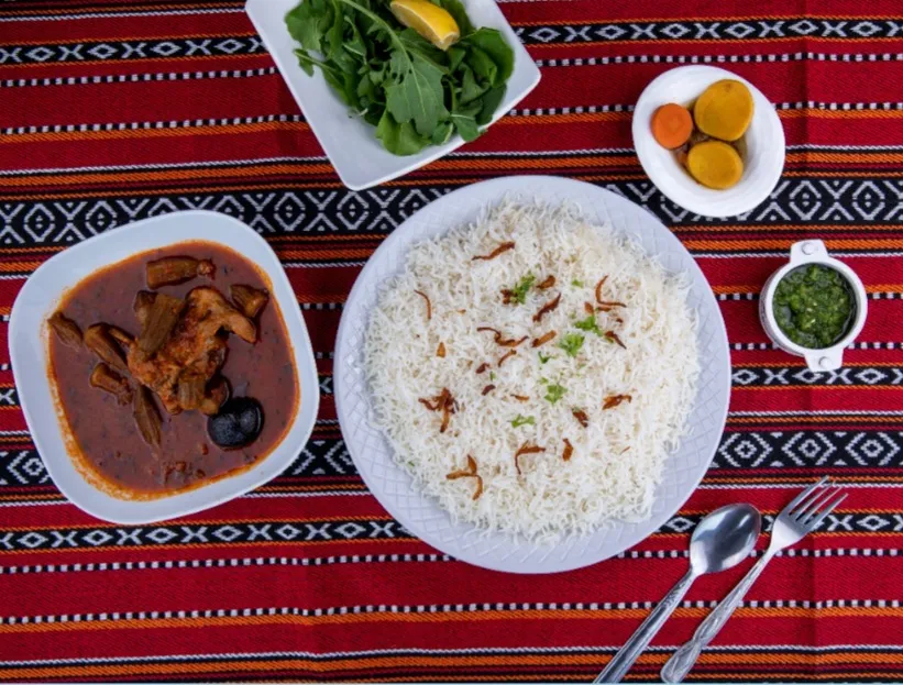 WHITE RICE WITH MEAT CURRY