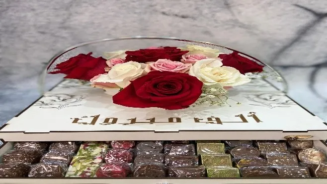 بوكس الشوكولاتة و الورد