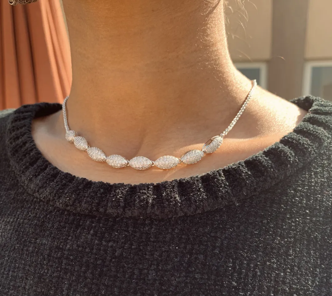 Shiny Oval Necklace