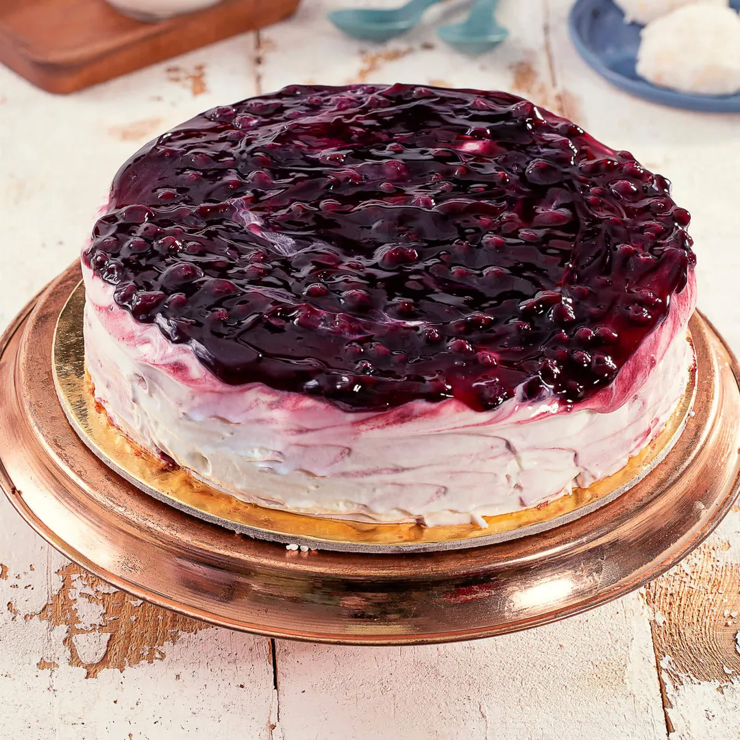 Yogurt Berries Gelato Cake