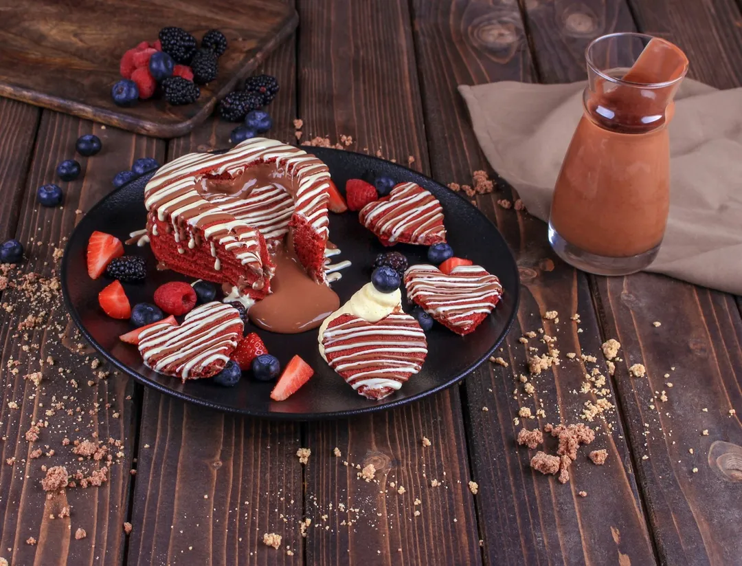 red velvet n berries pancakes 