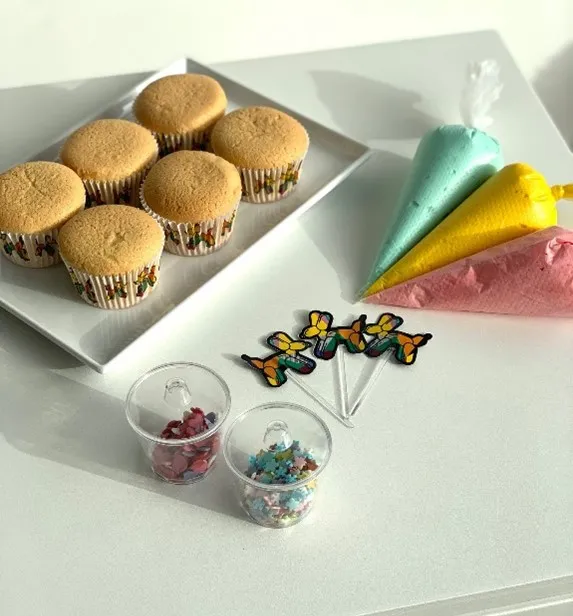 Vanilla Cup Cake Decoration Box