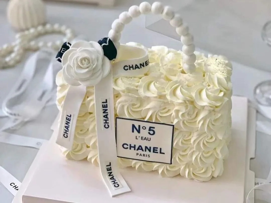 Chanel Cake 1