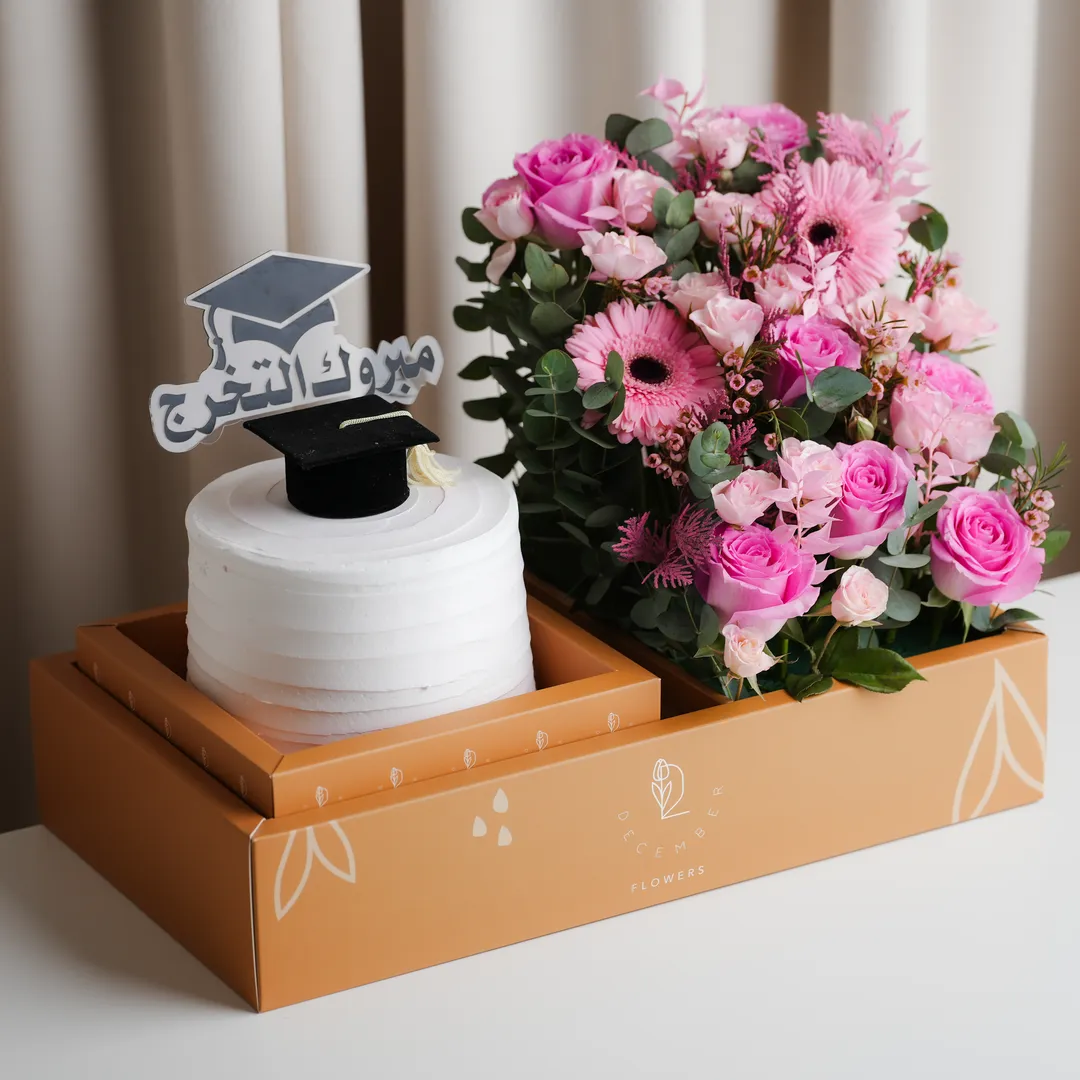 Box graduation cake pink flower 6inch mix chocolate vanilla