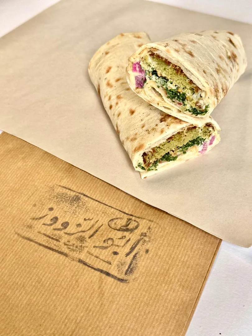عروس فلافل و طحينة