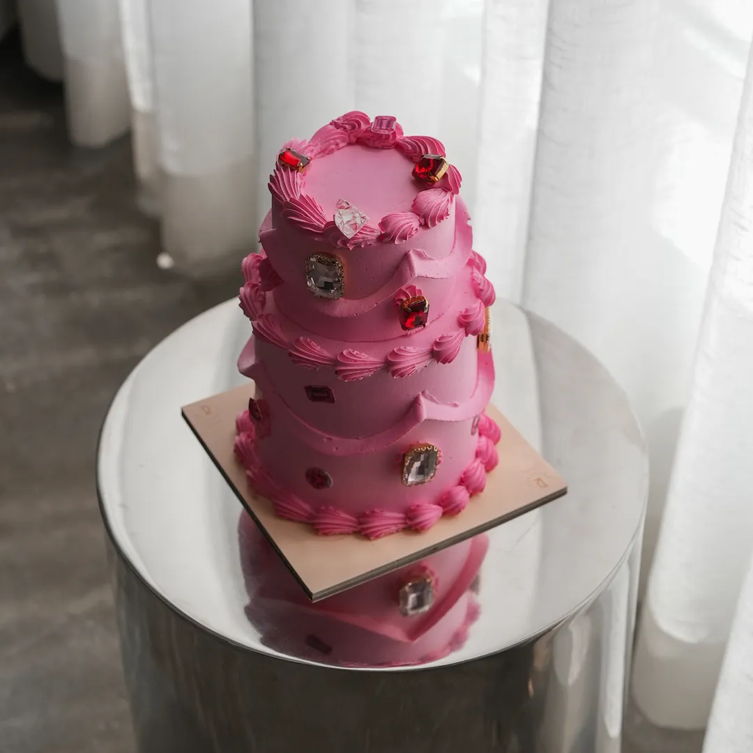 Mini double Fuchsia Cake 4 inch with crystal