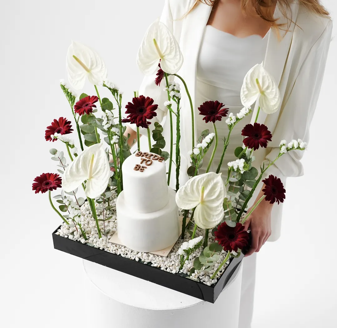 Garden tray red white flower - mini double cake4inch mix chocolate vanilla