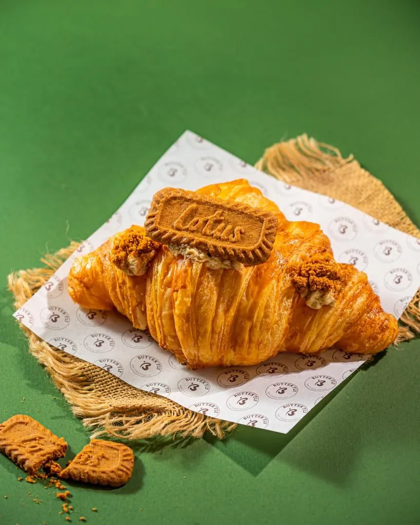 Lotus Croissant