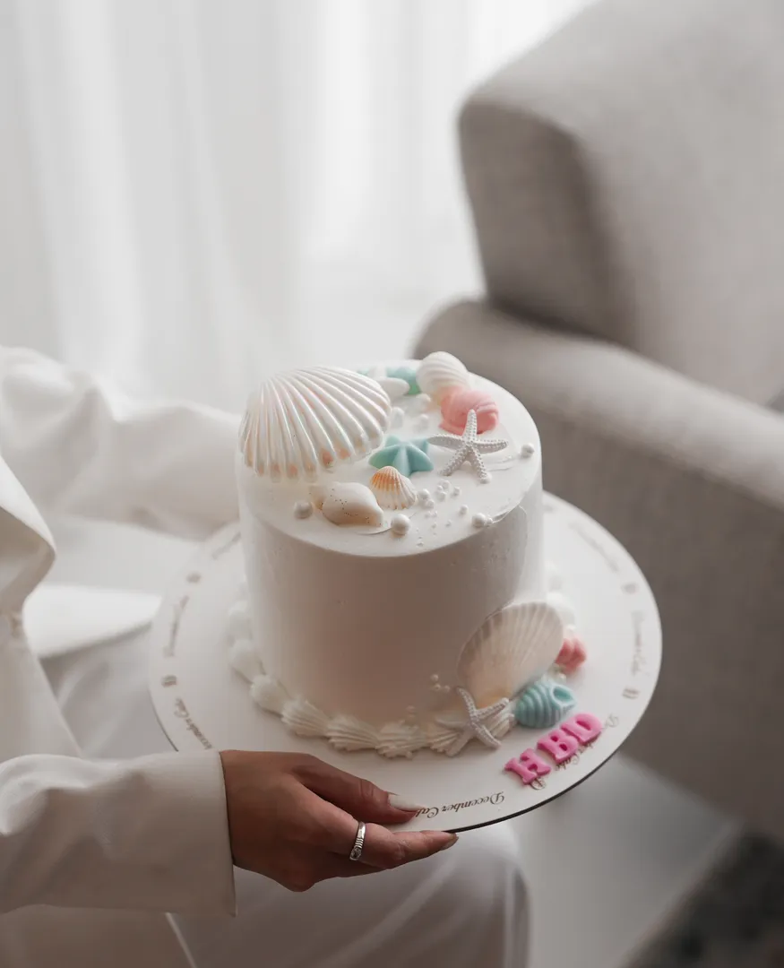 Seashell Cake 6inch mix chocolate vanilla