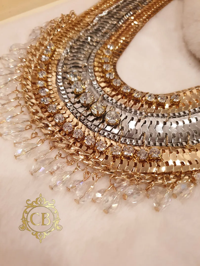 Metal necklace