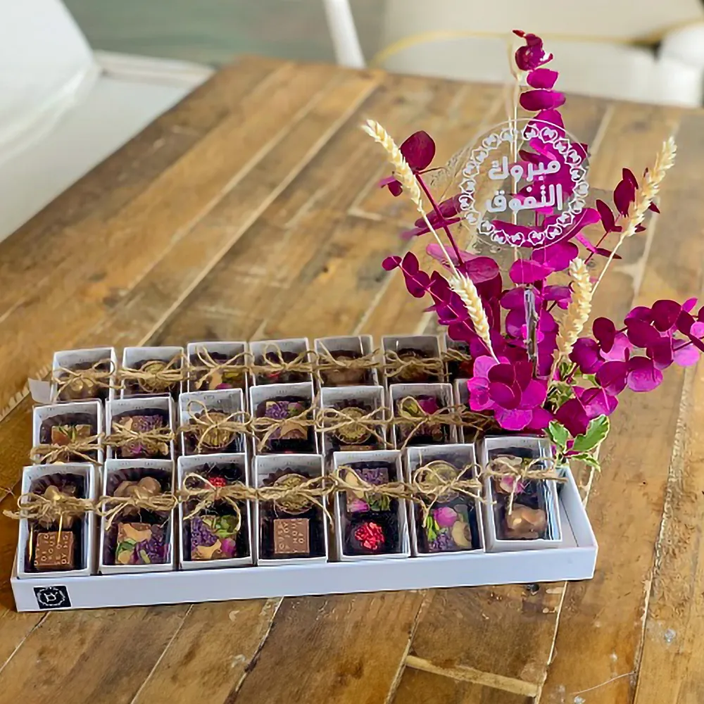 WHITE TRAY GIVEAWAY SET OF 2PCS. FUCHSIA FLOWER