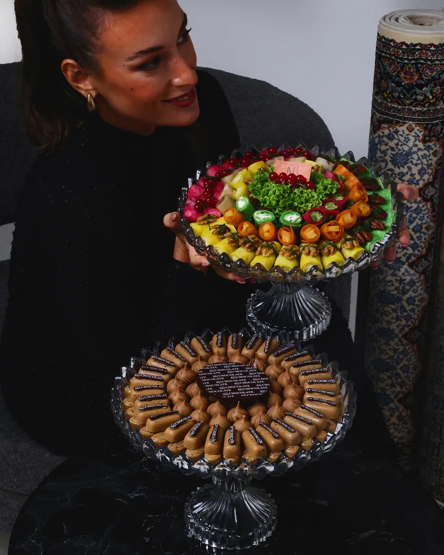 Large Crystal Chocolate Stand and Tortilla Mix (11)